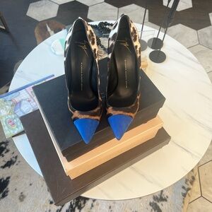 Beautiful heels!